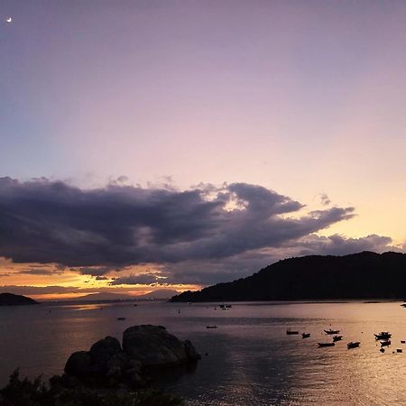 The Coral Homestay & Pub Tân Hiệ エクステリア 写真
